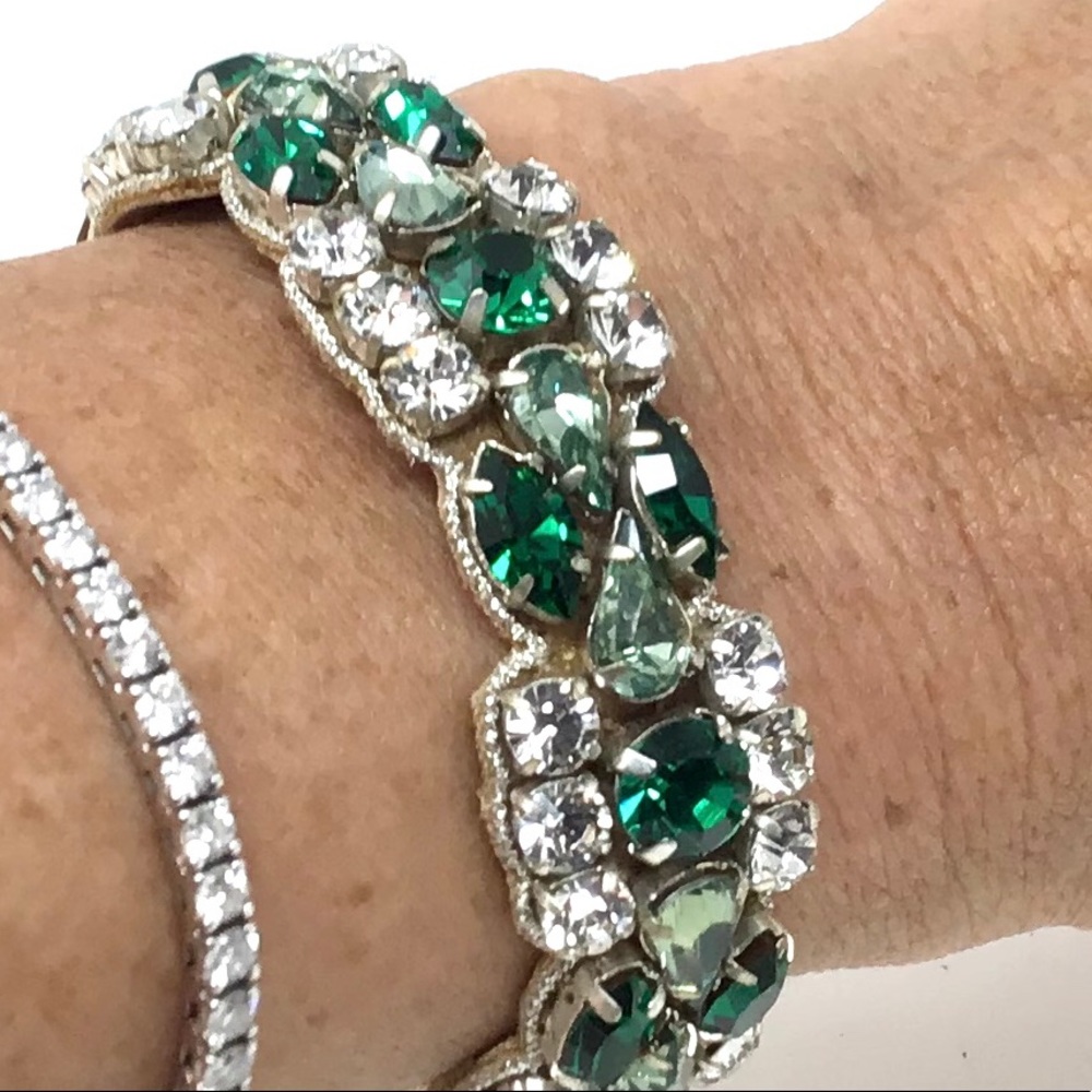 EMRALD & SILVER CRYSTAL AND BEADED BRACELET